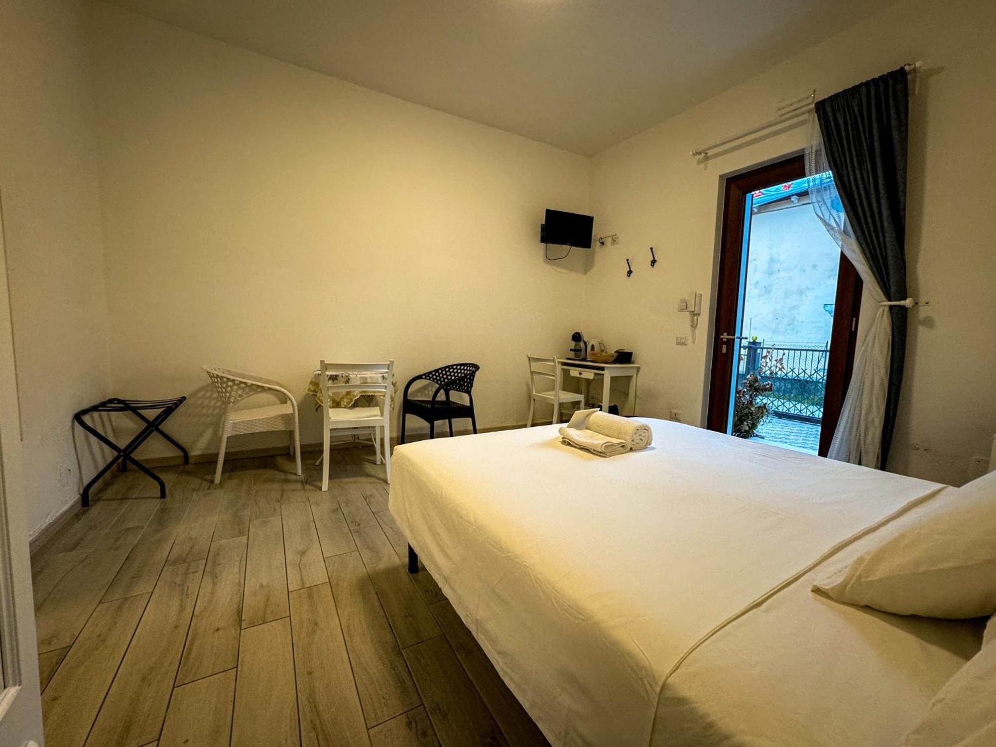 Sg Rooms - Casa Laura Peschiera del Garda Ngoại thất bức ảnh